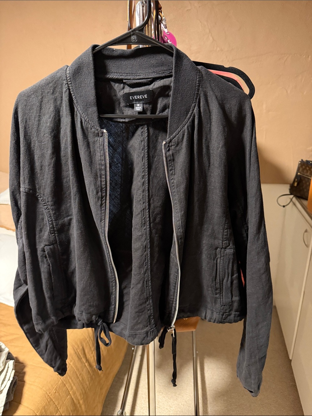 Evereve Black 100% Linen Relaxed Noa Bomber Jacket - Picture 3 of 7